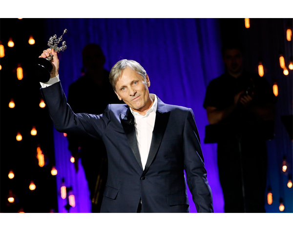 San Sebastián: Viggo Mortensen recibe premio por toda su carrera