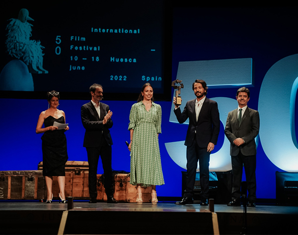 Diego Luna recibe premio Ciudad de Huesca-Carlos Saura